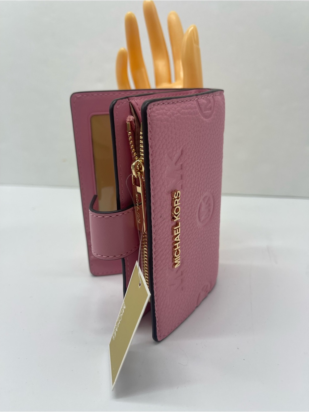 MICHAEL KORS Jet Set Travel Md Zip CoinLogo Debossed Bifold Wallet
Carnation
NWT - Picture 9 of 16